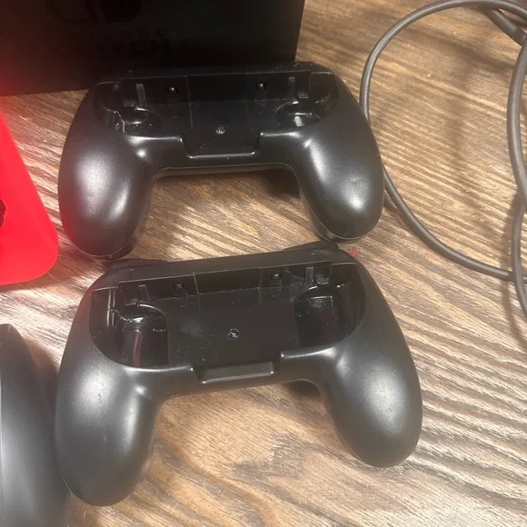 Nintendo Switch Bundle - Picture 2 of 9